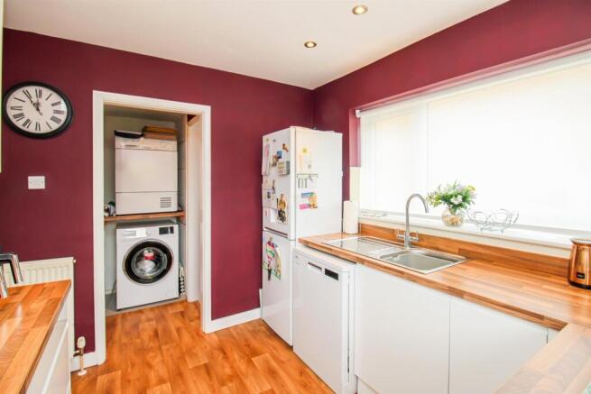 3 bed Semi-Detached for sale Image 4