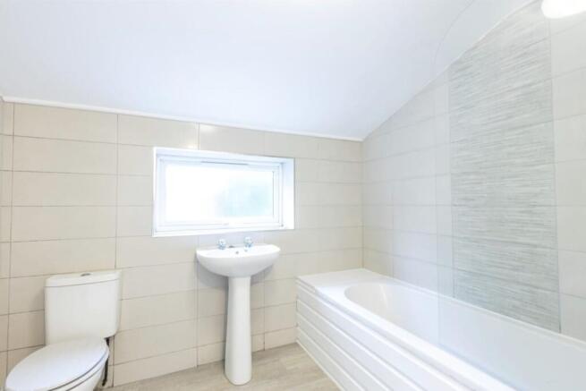 4 bed Terraced for sale Image 8