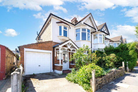 Barkingside, IG6