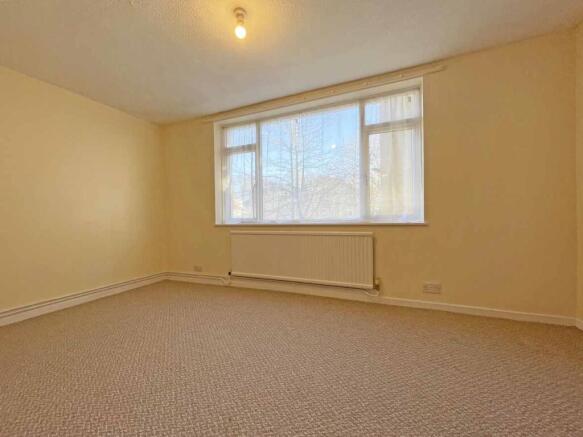 Dieppe Close 12 Bed 1 Front.jpg