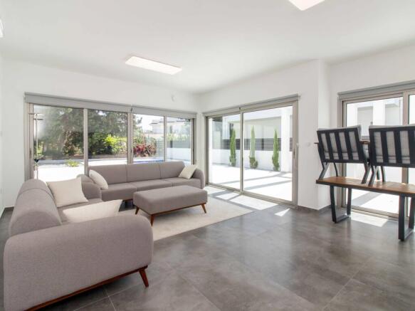 4 bedroom brand new modern design villa + private pool + rooftop terrace + large plot size Image 9999 3