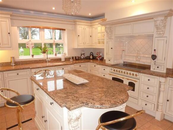 BREAKFAST KITCHEN