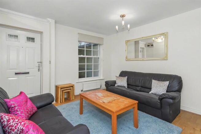 29 John Cullis Gardens-1.jpeg