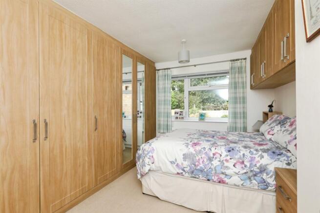 2 bed Semi-Detached Bungalow for sale Image 9