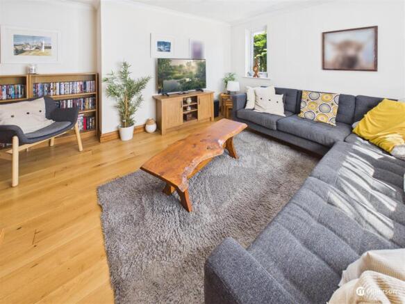 LOUNGE AREA