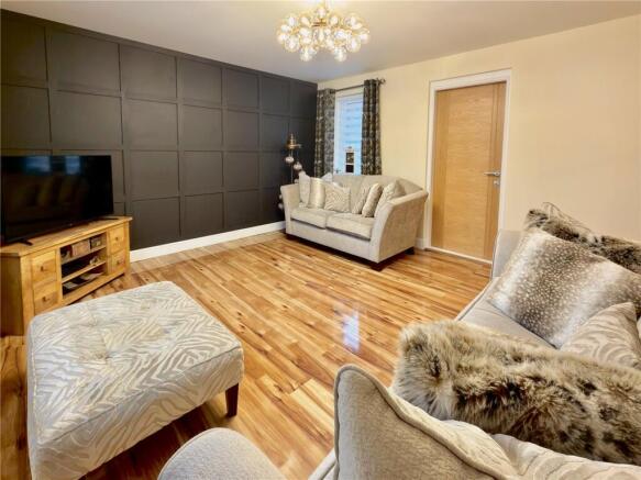 Poplar Road, Wombwell, Barnsley, South Yorkshire, S73 photo 4