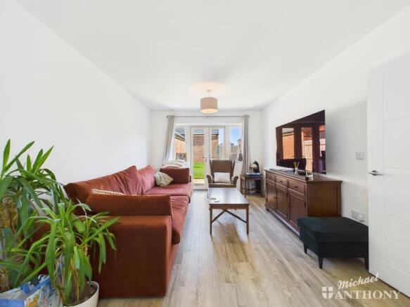 CAM02773G0-PR0265-STILL004