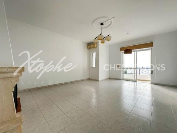 Loulé 3 Bed Top Floor Apartment With Sea Views