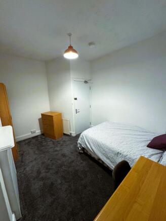 1 bed House Share to rent Image 10