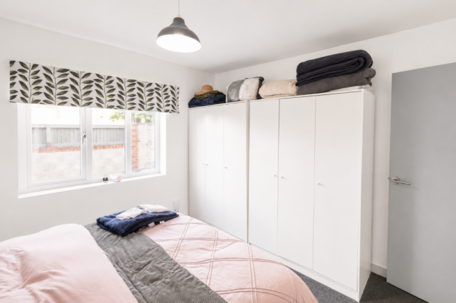 2 bed Apartment to rent Image 11