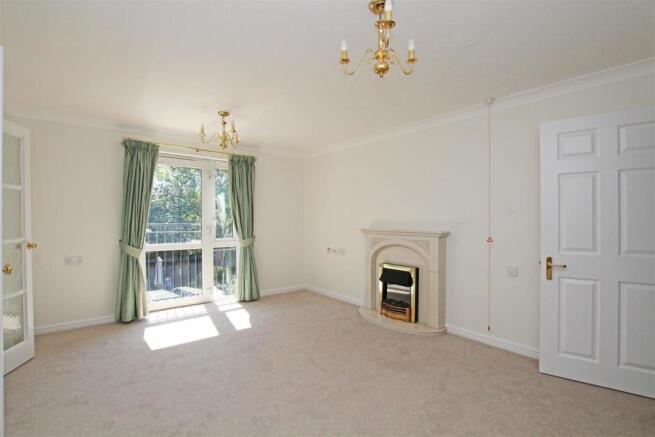 34BC - Sitting room 1.jpg