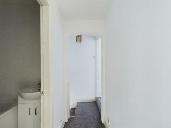 CAM01207G0-PR0282-STILL014.jpg