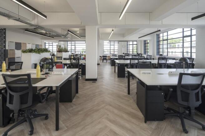 Fully fitted & furnished