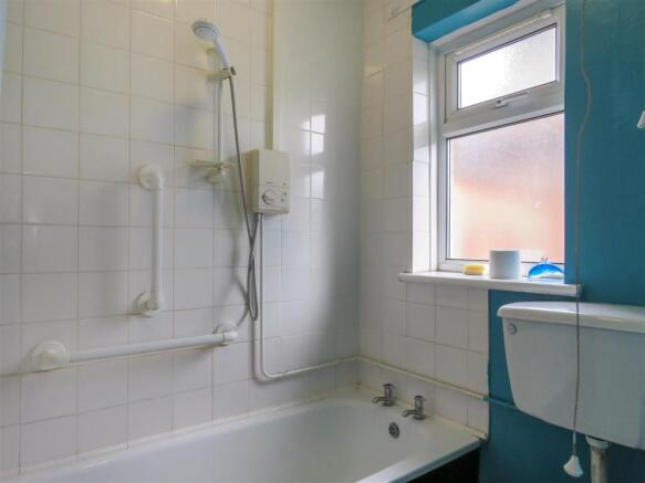 Bathroom.JPG