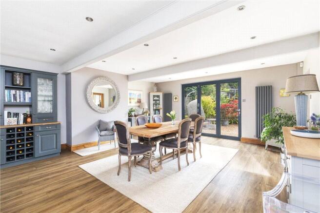 4 bed Semi-Detached for sale Image 12