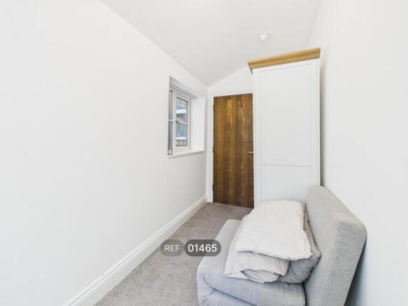 1 bed Apartment to rent Image 12