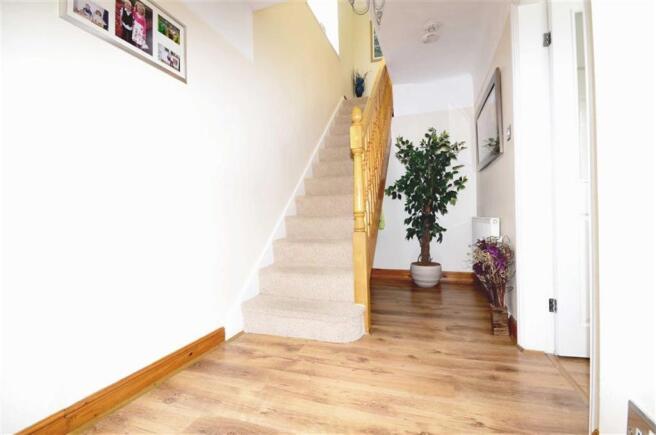 PORCH & HALL