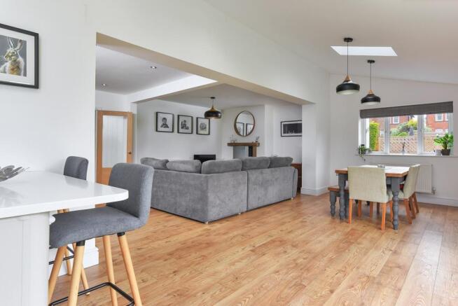 LIVING / DINING KITCHEN