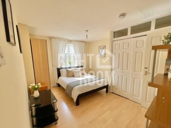 room-5-6-garnet-walk-e6-5ly-1041577