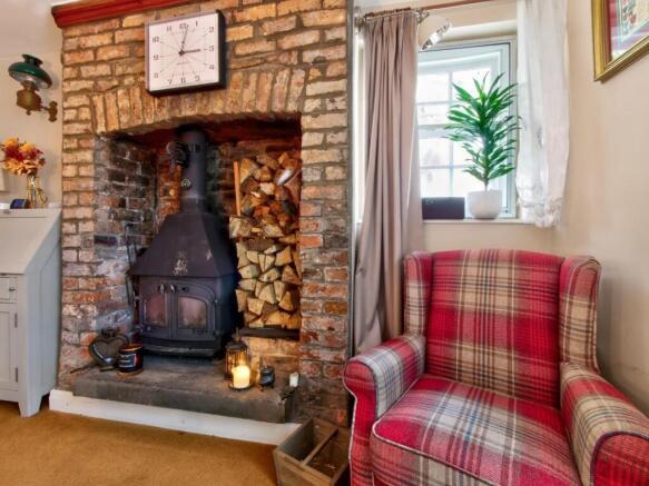 2 bed Semi-Detached for sale Image 8