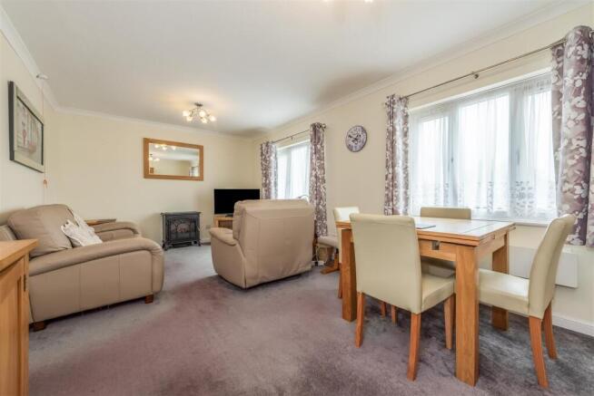 Sitting/Dining Room