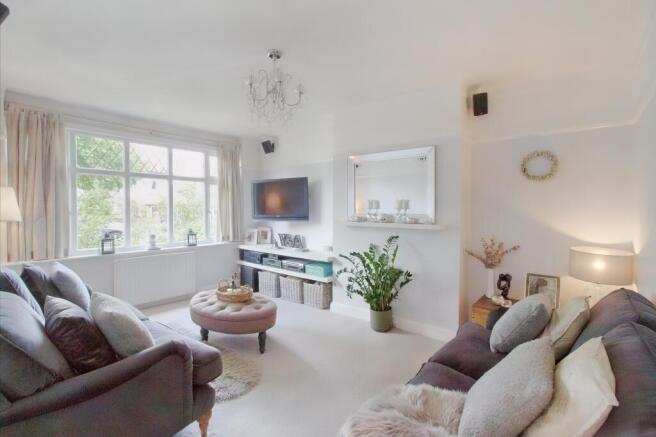 BEAUTIFUL LIVING-ROOM
