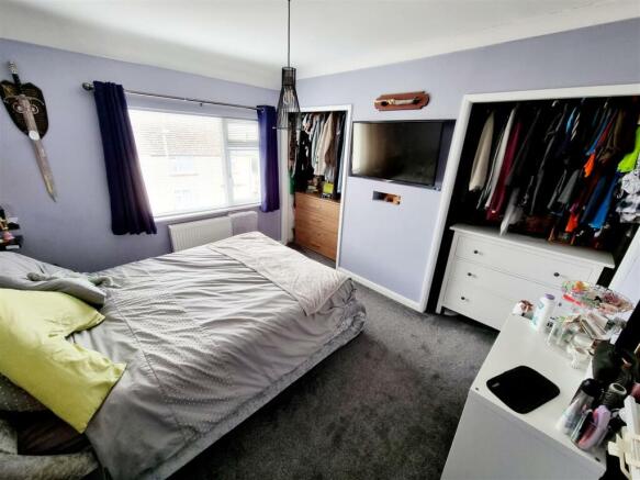 Bed 1.jpg