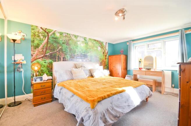 Bedroom 1 - Newport - Isle of Wight Estate Agents.