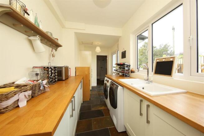 14 Blenheim Rd 2901.JPG