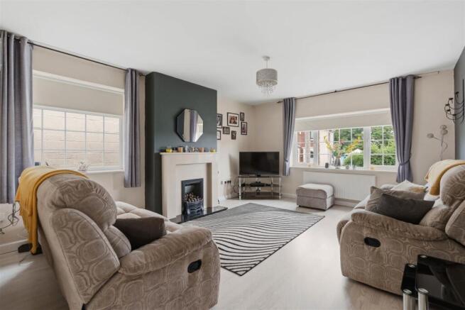 9A Ash Green Road (7 of 39).jpg