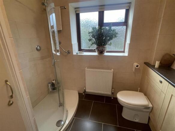 Bathroom.JPG