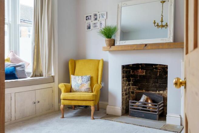 Living Room (2)