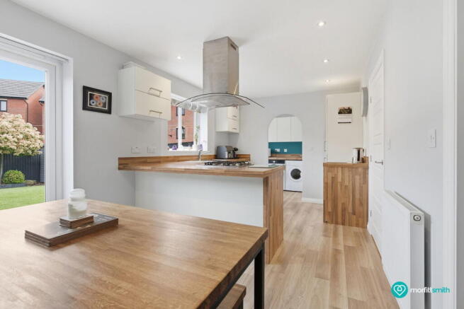 4 bed Detached for sale Image 6