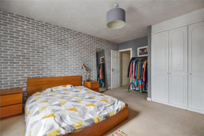 4 bed Detached for sale Image 5