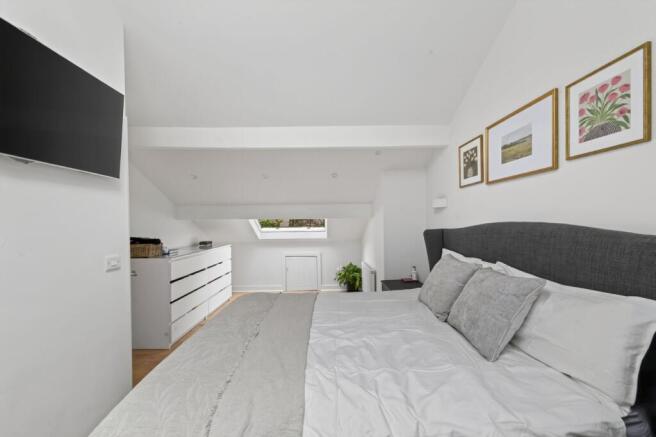 3 bed Terraced for sale Image 12