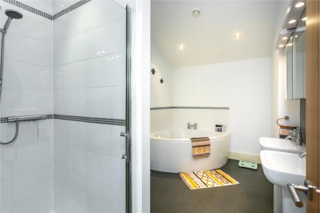 Master Ensuite