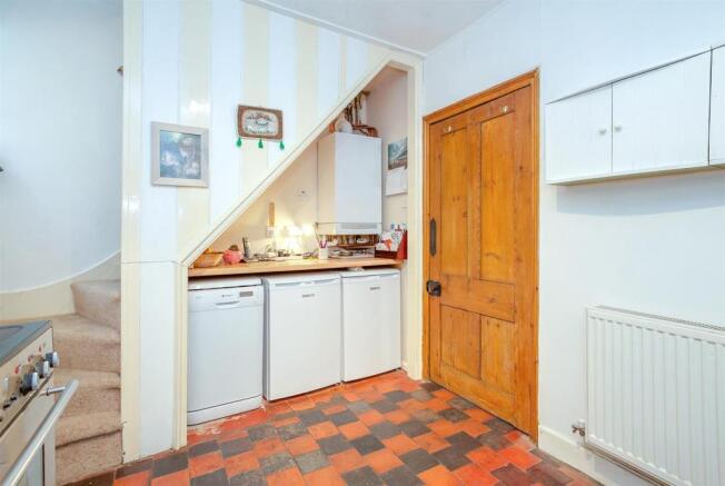 Kitchen 3.jpg