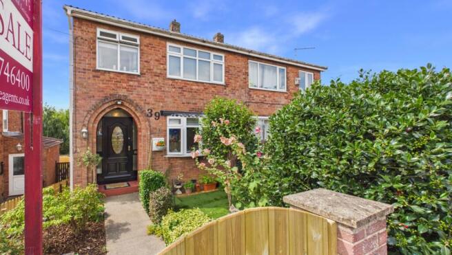 4 bed Semi-Detached for sale Image 4