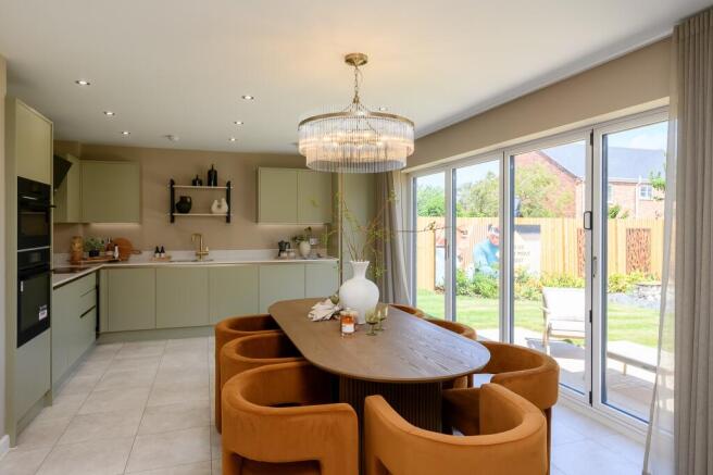 4 bed Detached for sale Image 8