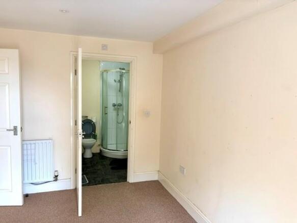 2 bed House to rent Image 8