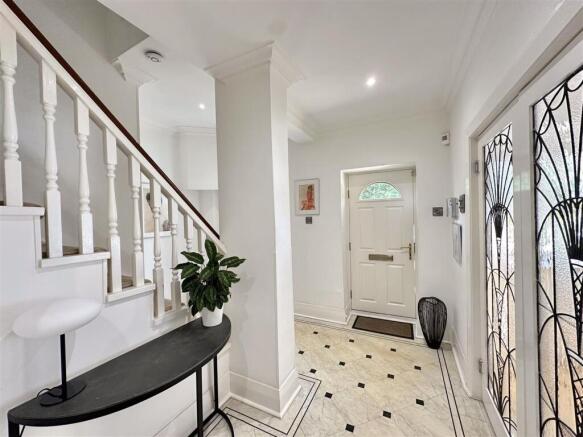 4 bed House for sale Image 11