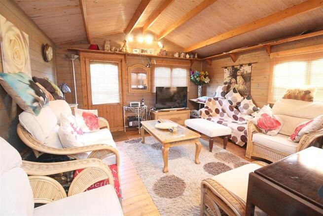GARDEN/LODGE ROOM