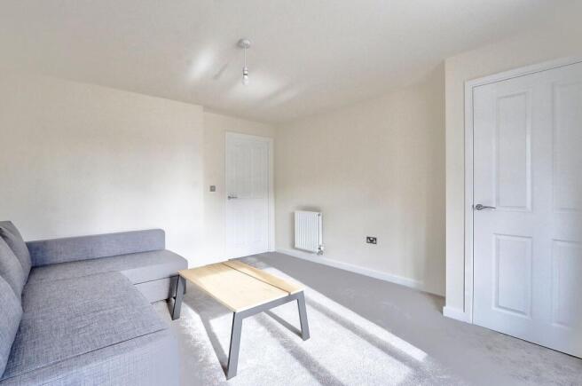 1 bed House Share to rent Image 9