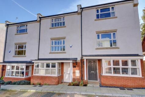 Clayton Road, Lane End, High Wycombe, Buckinghamshire