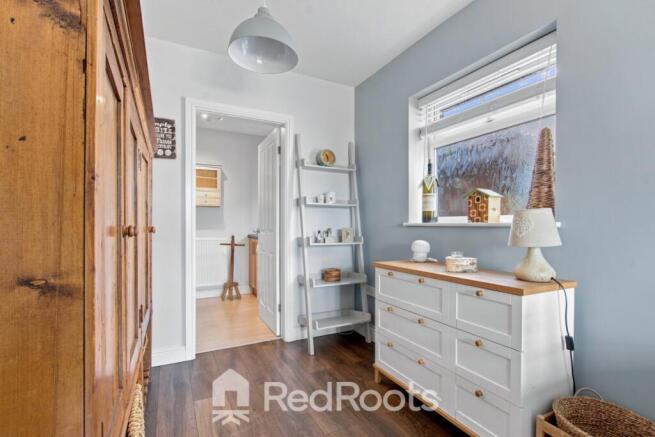 4 bed Semi-Detached for sale Image 12