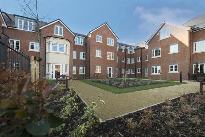 McKinlay Court (communal grounds).jpg