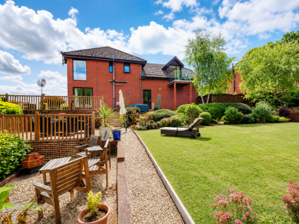 Kadh, Heol Pen-y-parc, Coed-y-cwm, CF37