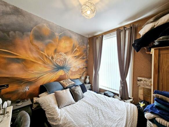 2 bed Flat for sale Image 6
