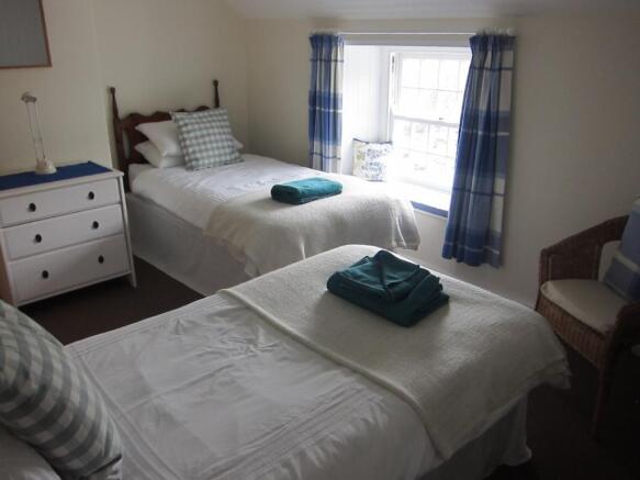 Twin bedroom