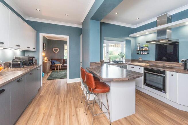 SITTING ROOM DINING AREA AND FITTED KITCHEN